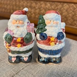 Santa Salt & Pepper Shaker